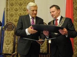 Hans-Gert Pöttering i Jerzy Buzek Honorowymi Obywatelami Opola