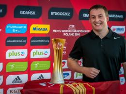 Trofeum wpadło też w ręce Marcina Kozieła.