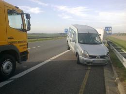 Przyczepka przewróciła się na autostradzie A4