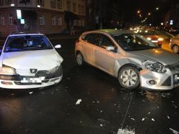 Wypadek na skrzyżowaniu. 31-latek zignorował czerwone światło.