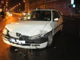 Wypadek na skrzyżowaniu. 31-latek zignorował czerwone światło.