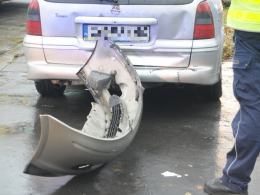 Zderzenie trzech samochodów na Zaodrzu. Dwie osoby ranne.