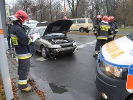 Zderzenie trzech samochodów na Zaodrzu. Dwie osoby ranne.