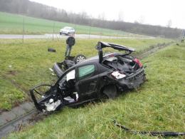 Dwa auta dachowały na autostradzie A4