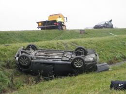 Dwa auta dachowały na autostradzie A4