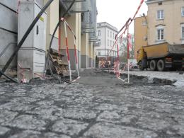 Przedszkolaki nie mają łatwo na Małym Rynku. Zlikwidowano im przejście.