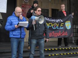 Protest pod opolską delegaturą wyborczą: PKW do domu!