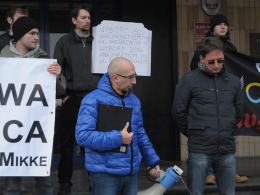 Protest pod opolską delegaturą wyborczą: PKW do domu!