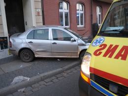 29-latek dachował skodą w centrum Opola
