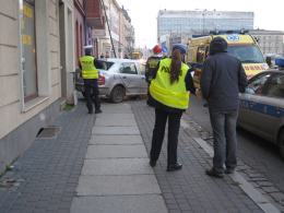 29-latek dachował skodą w centrum Opola