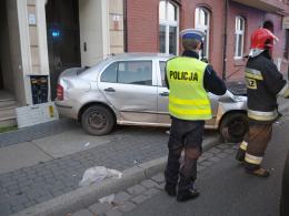 29-latek dachował skodą w centrum Opola