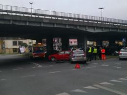 Policyjny radiowóz zderzył się z oplem vectrą