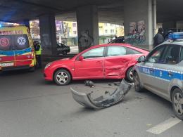 Policyjny radiowóz zderzył się z oplem vectrą