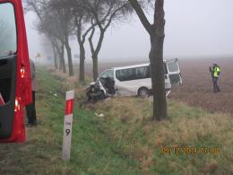 12 osób rannych po zderzeniu busa z samochodem osobowym