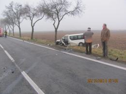 12 osób rannych po zderzeniu busa z samochodem osobowym