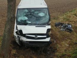 12 osób rannych po zderzeniu busa z samochodem osobowym