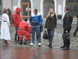 Motomikołaje w Opolu. Częstowali cukierkami z kasków