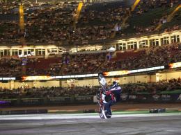 Stunter13 podbija świat motocyklowymi ewolucjami