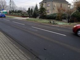 76-letni rowerzysta wjechał wprost pod samochód