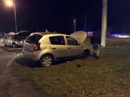 Zderzenie i dachowanie podczas nieprawidłowego wyprzedzania