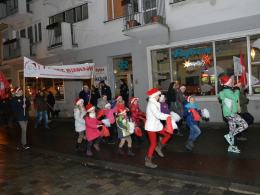 Tłumy na pierwszym Marszu Mikołajów