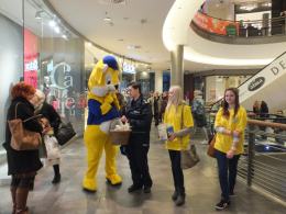 Policjanci i uczniowie zbierali pieniądze dla hospicjum