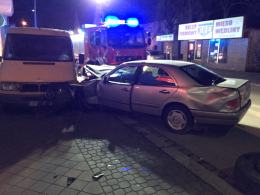20-latek wyprzedzał na skrzyżowaniu i przejściu dla pieszych