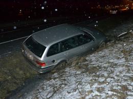 Kierowca BMW wylądował w rowie