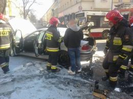 W centrum Opola zapalił się samochód