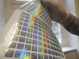 Opolanin handlował hologramami do legitymacji studenckich