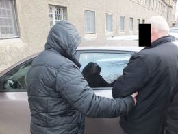 52-latkowi grozi do 10 lat więzienia.