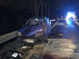 Wypadek podczas wyprzedzania, jedna osoba w szpitalu