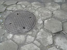 Kanalizacyjny problem w centrum Opola