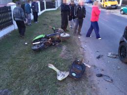 Pijany 24-latek bez uprawnień wjechał w samochód