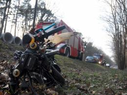 Motocykl zderzył się z volkswagenem na ul. Strzeleckiej