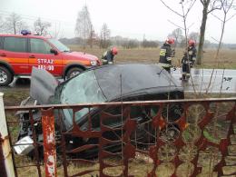 Citroen dachował na trasie Brzeg - Namysłów
