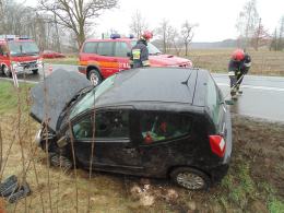 Citroen dachował na trasie Brzeg - Namysłów