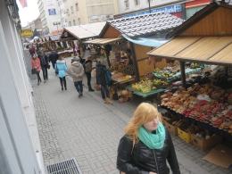 Na ul. Krakowskiej trwa jarmark wielkanocny