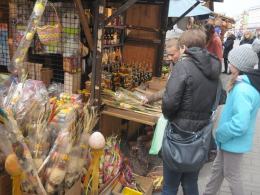 Na ul. Krakowskiej trwa jarmark wielkanocny
