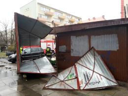Silny wiatr przewraca drzewa na Opolszczyźnie