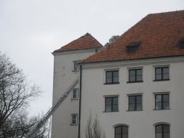 Wiatr uszkodził dach zamku w Brzegu. Eksponaty są bezpieczne.
