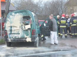 Wypadek na ul. Oświęcimskiej. Ciężarówka najechała na citroena.