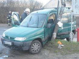 Wypadek na ul. Oświęcimskiej. Ciężarówka najechała na citroena.