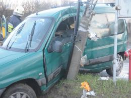Wypadek na ul. Oświęcimskiej. Ciężarówka najechała na citroena.