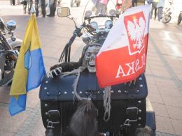 Wielkanocne "jajeczko" motocyklistów na opolskim rynku