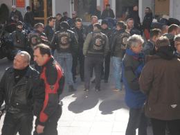 Wielkanocne "jajeczko" motocyklistów na opolskim rynku