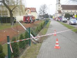 Ciężarówka wjechała w salę gimnastyczną podstawówki w Chróścicach