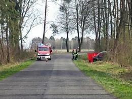 Citroen uderzył w drzewo, kierowca zginął na miejscu