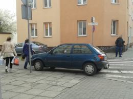 Kierowca bez uprawnień potrącił dziecko na pasach