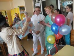 Na opolskie oddziały pediatryczne trafiły klocki dla małych pacjentów